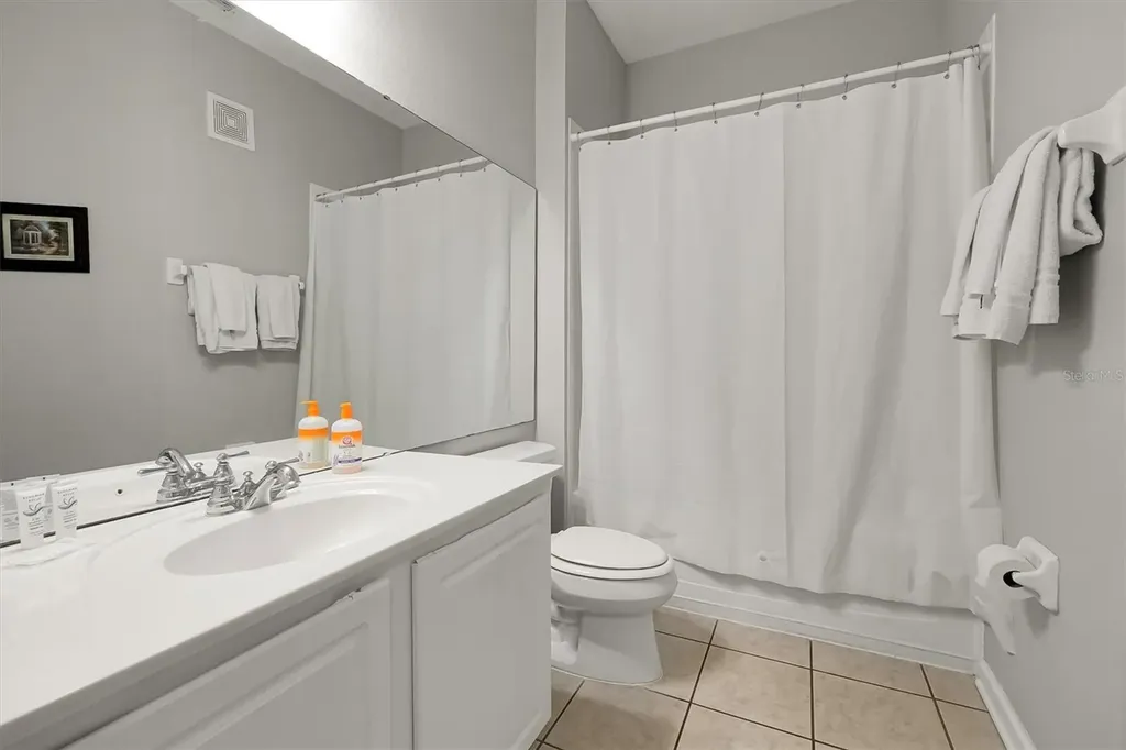 5036 Shoreway Loop Orlando FL 32819