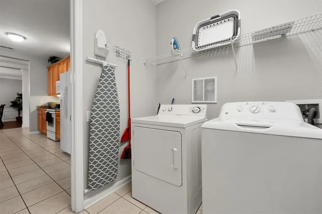 5036 Shoreway Loop Orlando FL 32819