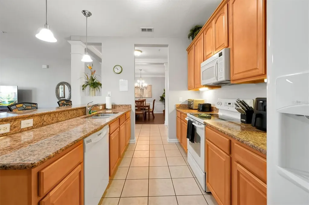 5036 Shoreway Loop Orlando FL 32819