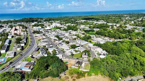 Urb. Jardines De Loiza C-8 Loiza PR 00772