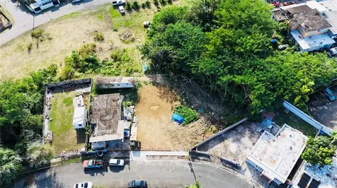 Urb. Jardines De Loiza C-8 Loiza PR 00772