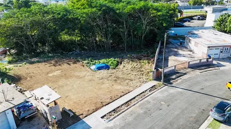 Urb. Jardines De Loiza C-8 Loiza PR 00772