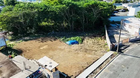 Urb. Jardines De Loiza C-8 Loiza PR 00772