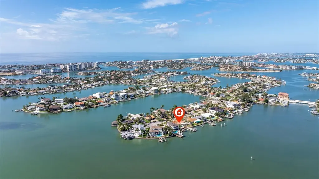 7827 9th Avenue S St Petersburg FL 33707