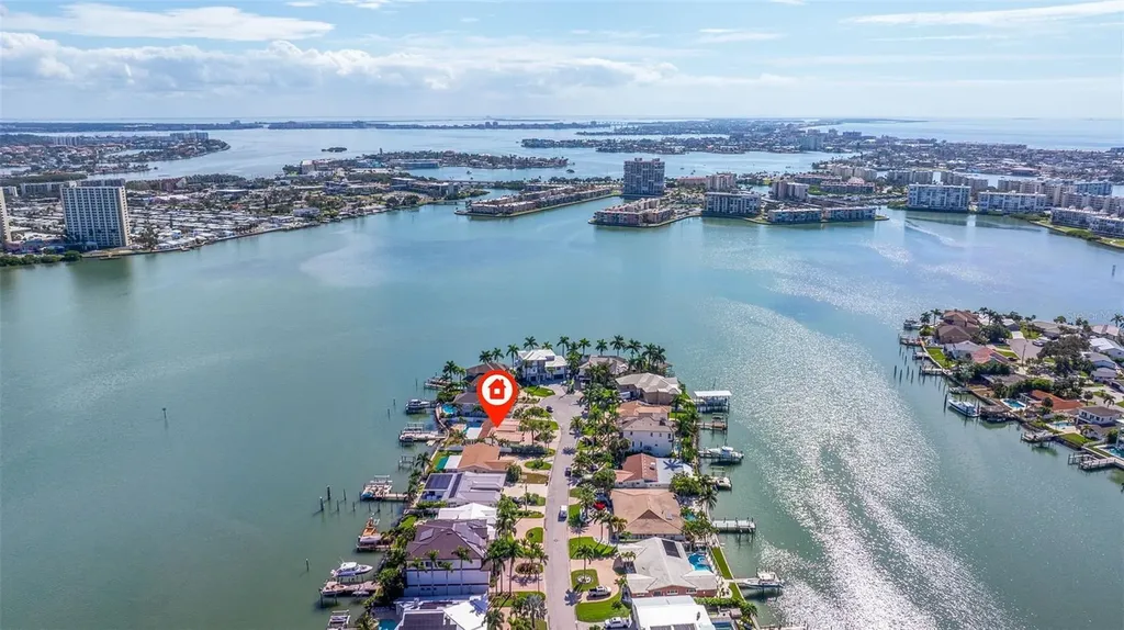 7827 9th Avenue S St Petersburg FL 33707