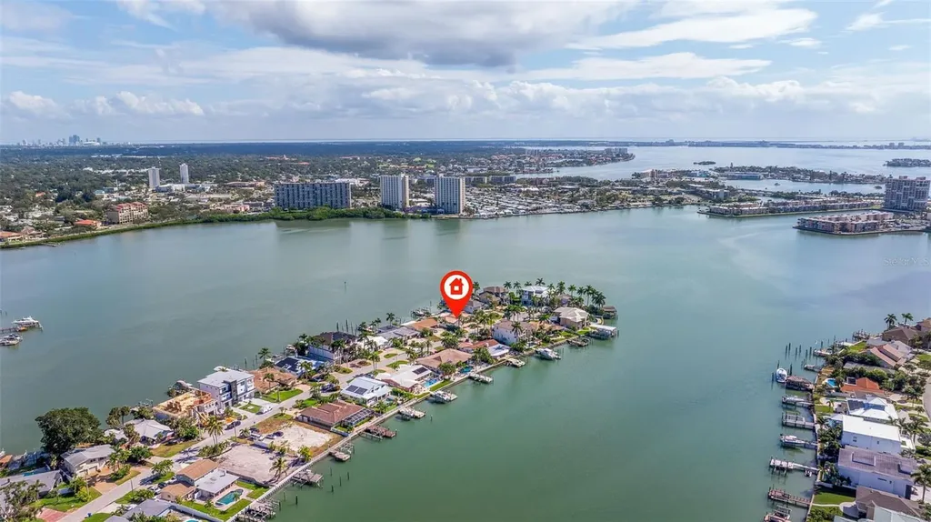 7827 9th Avenue S St Petersburg FL 33707
