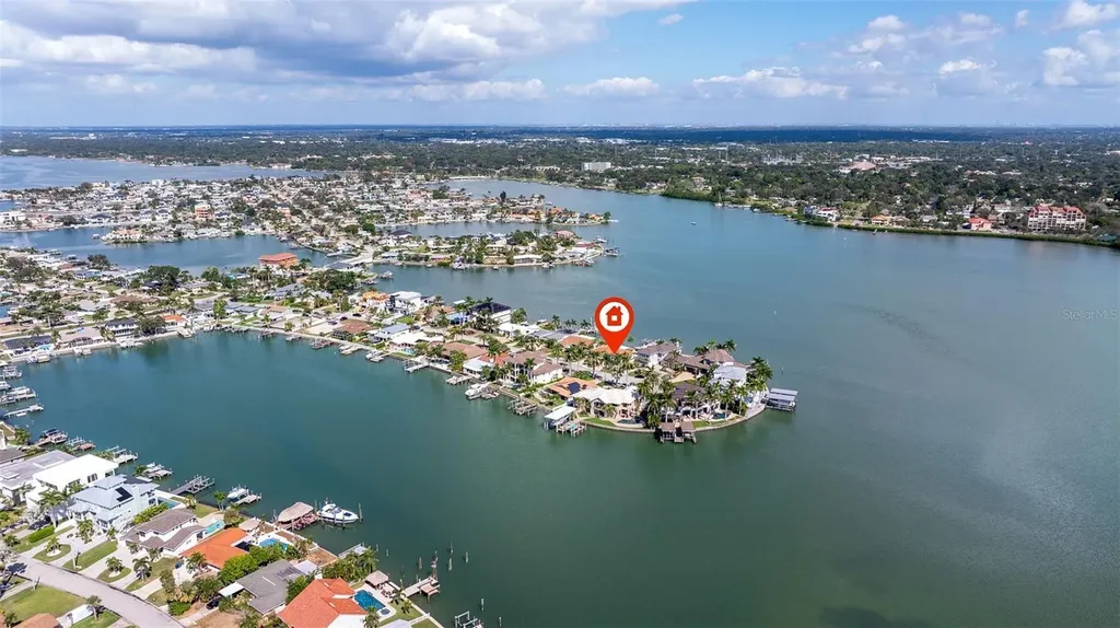 7827 9th Avenue S St Petersburg FL 33707