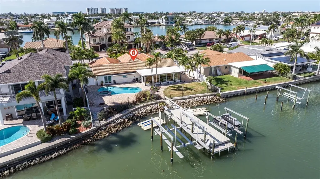 7827 9th Avenue S St Petersburg FL 33707