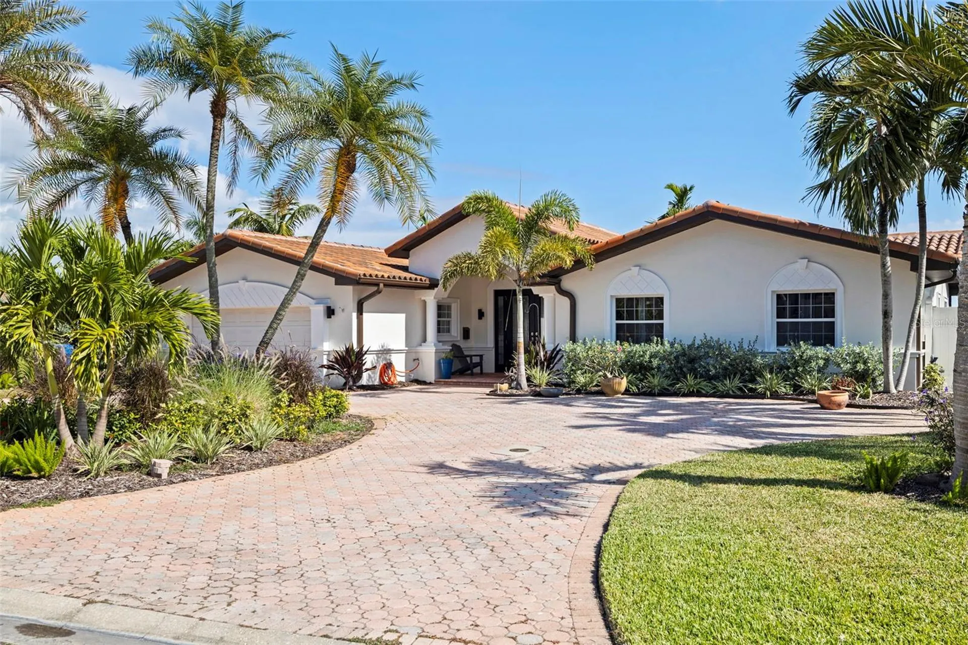 7827 9th Avenue S St Petersburg FL 33707