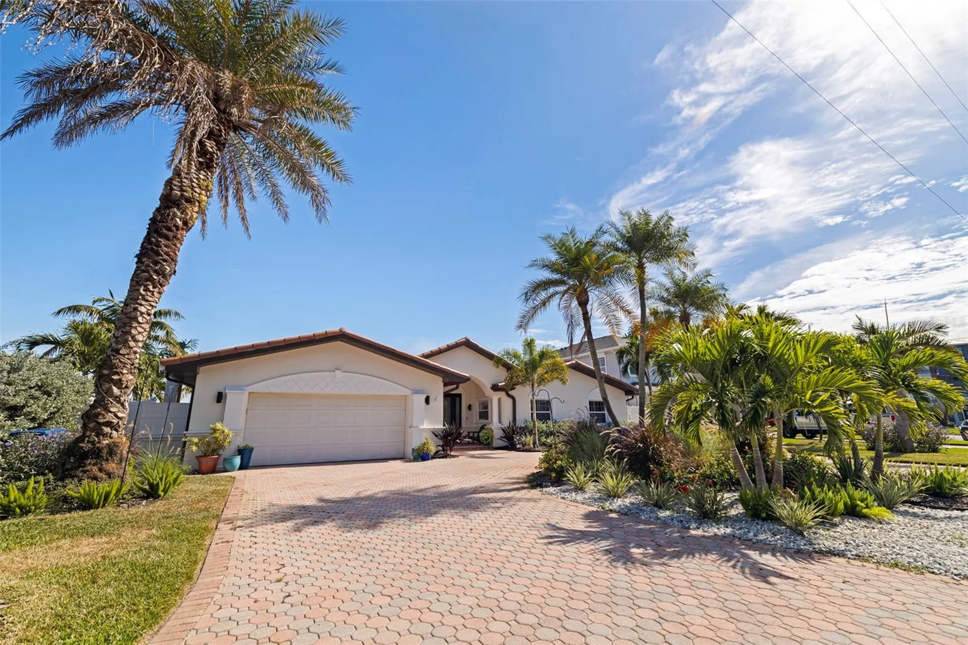 7827 9th Avenue S St Petersburg FL 33707