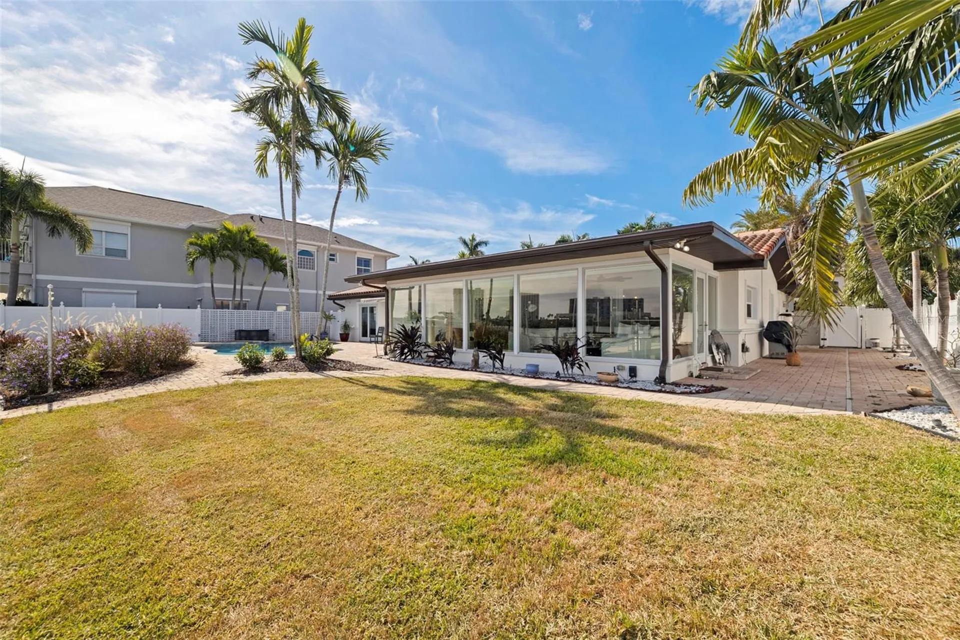 7827 9th Avenue S St Petersburg FL 33707