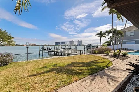 7827 9th Avenue S St Petersburg FL 33707