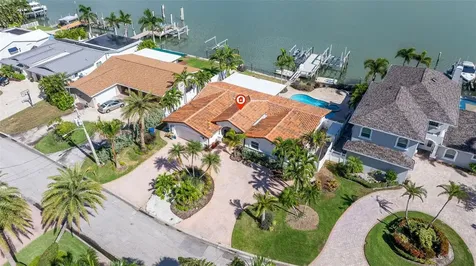 7827 9th Avenue S St Petersburg FL 33707