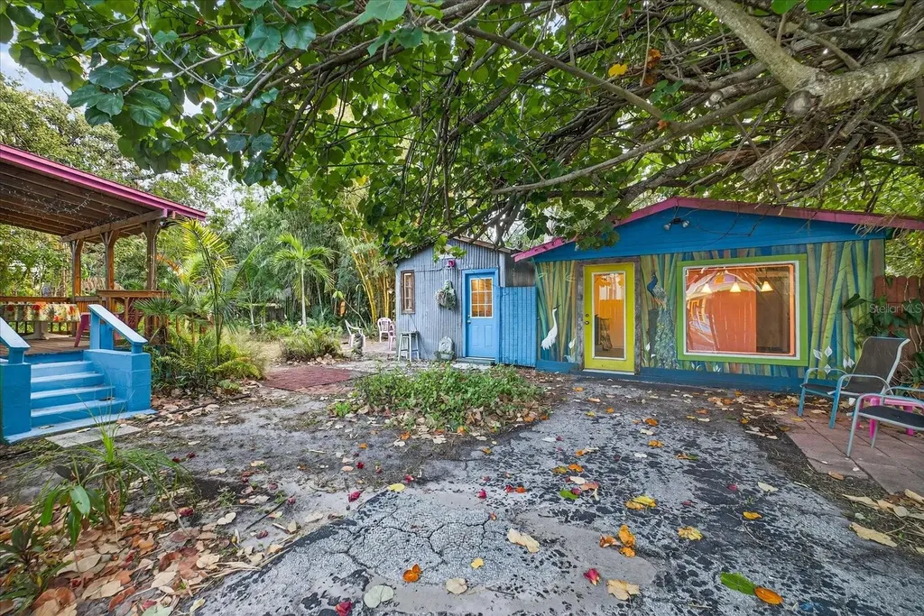 1019 10th Avenue W Bradenton FL 34205