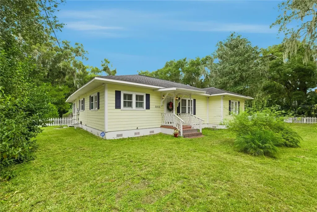 5915 Avenue F Mc Intosh FL 32664
