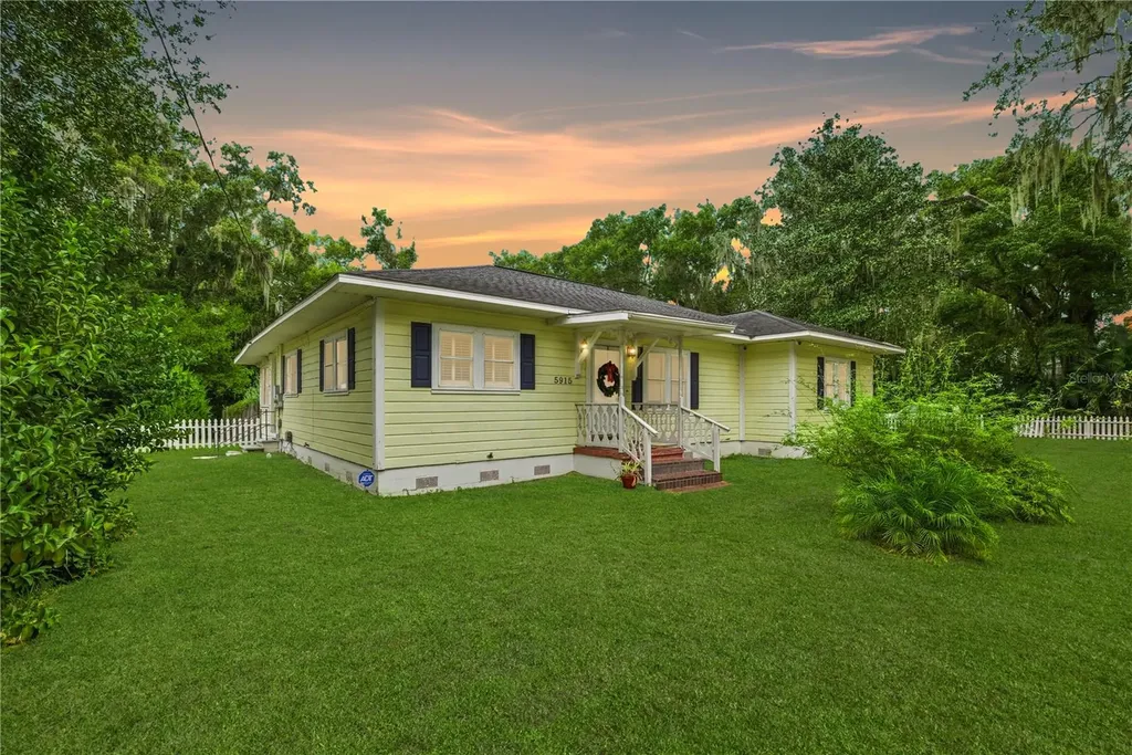 5915 Avenue F Mc Intosh FL 32664