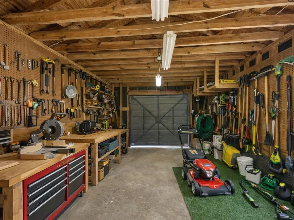 5915 Avenue F Mc Intosh FL 32664