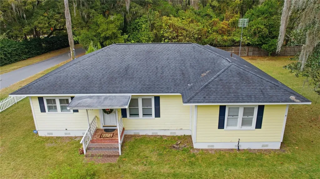 5915 Avenue F Mc Intosh FL 32664