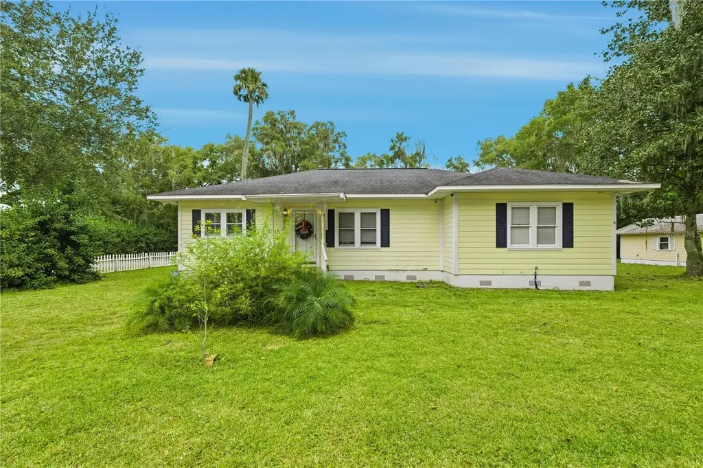 5915 Avenue F Mc Intosh FL 32664