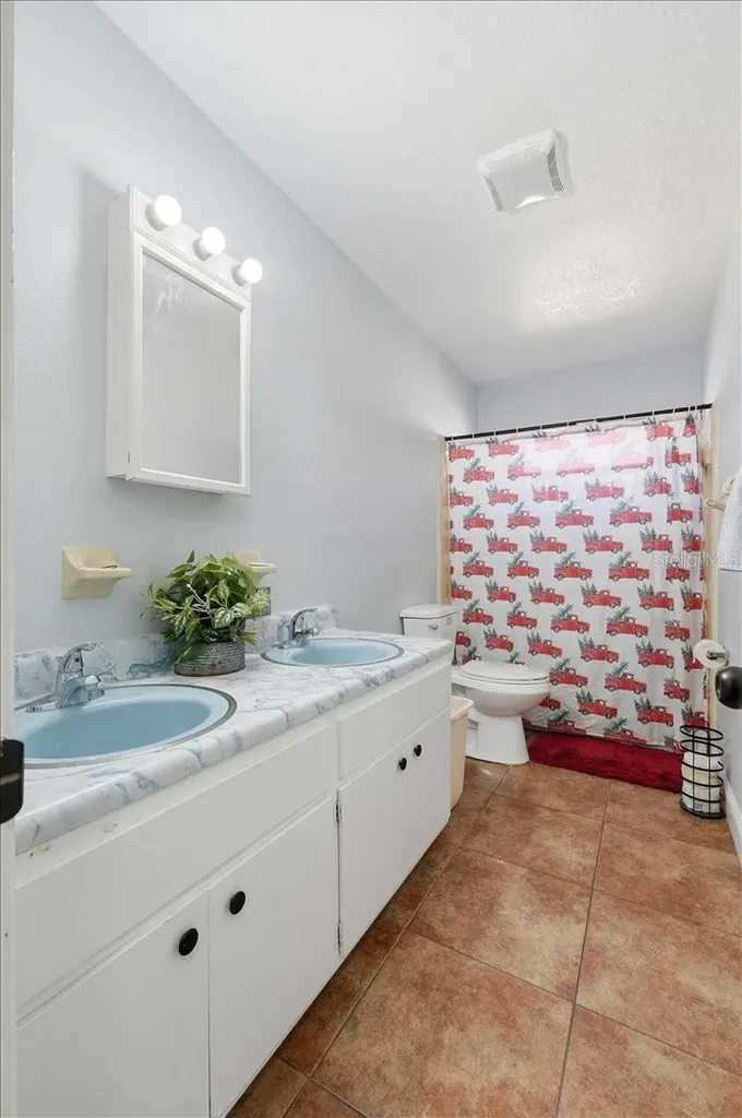 54 Gardner Avenue Lake Wales FL 33898