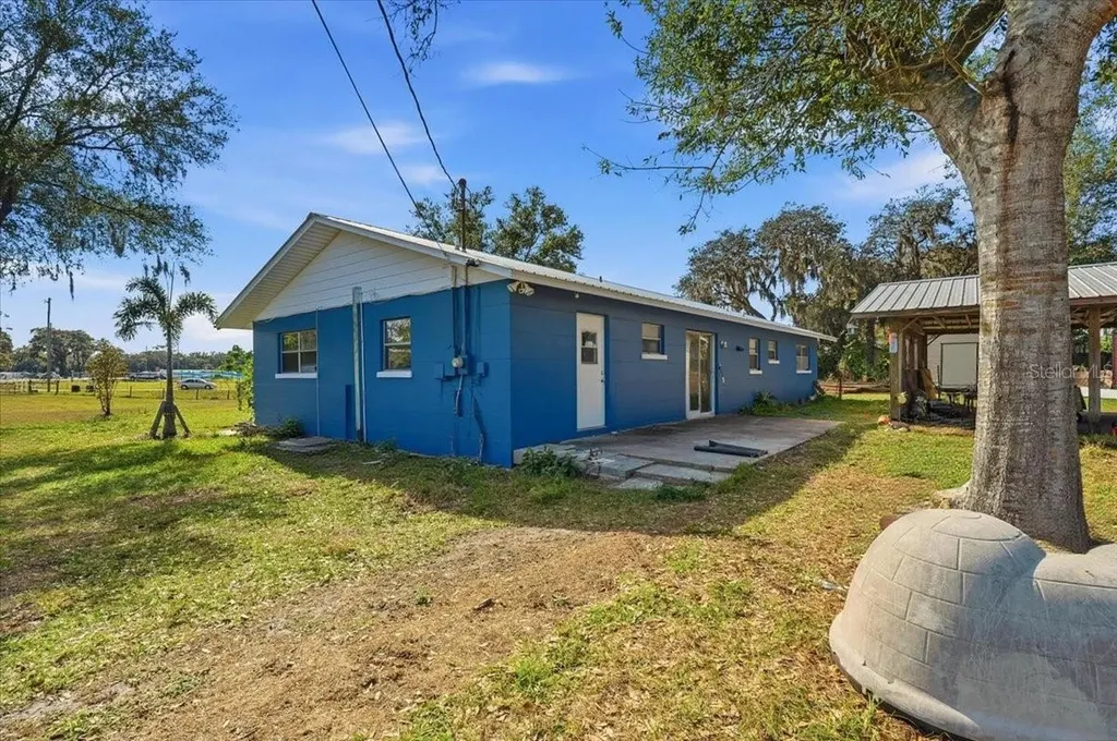 54 Gardner Avenue Lake Wales FL 33898