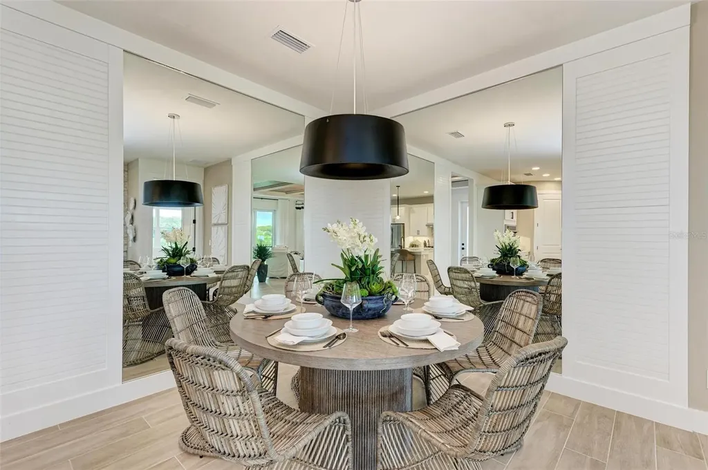 10016 Rembrandt Way Bradenton FL 34212