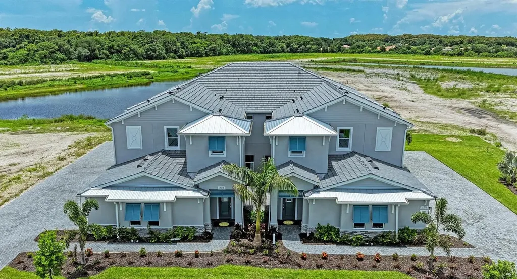 10016 Rembrandt Way Bradenton FL 34212