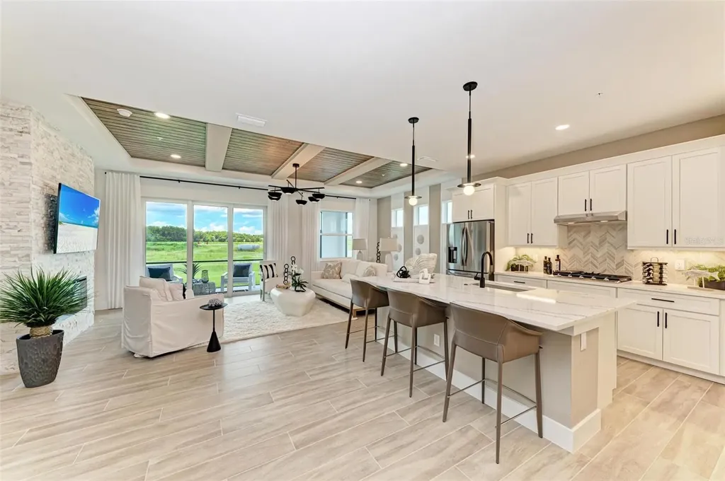 10016 Rembrandt Way Bradenton FL 34212