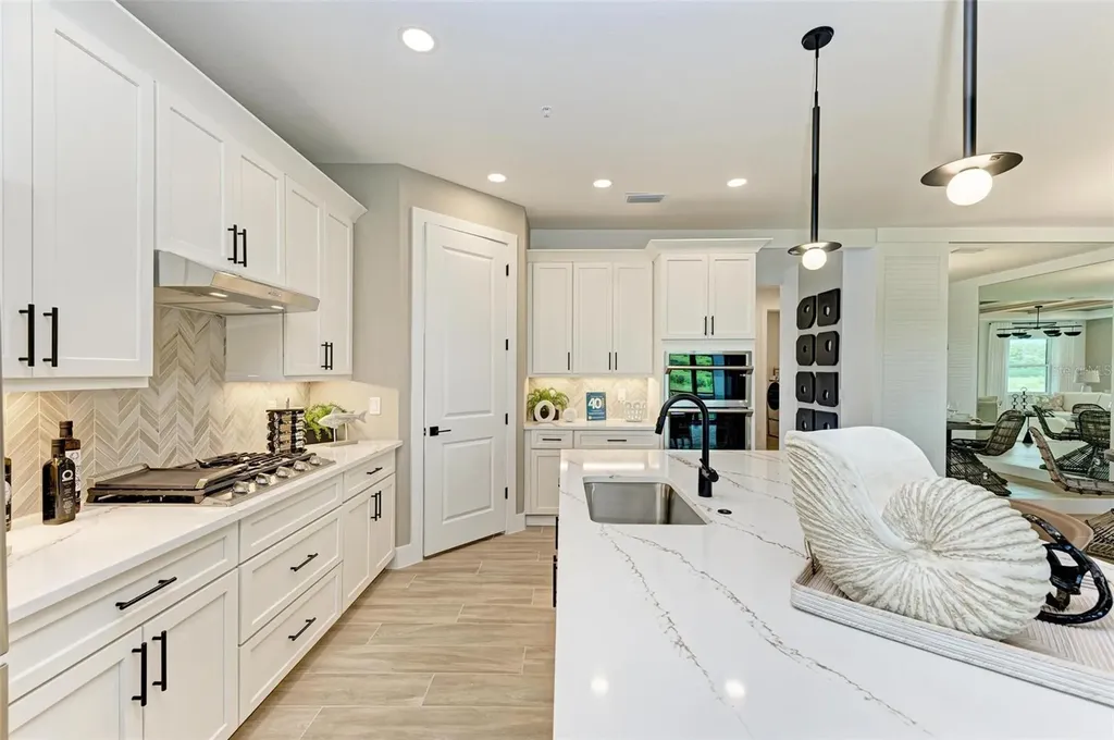10016 Rembrandt Way Bradenton FL 34212