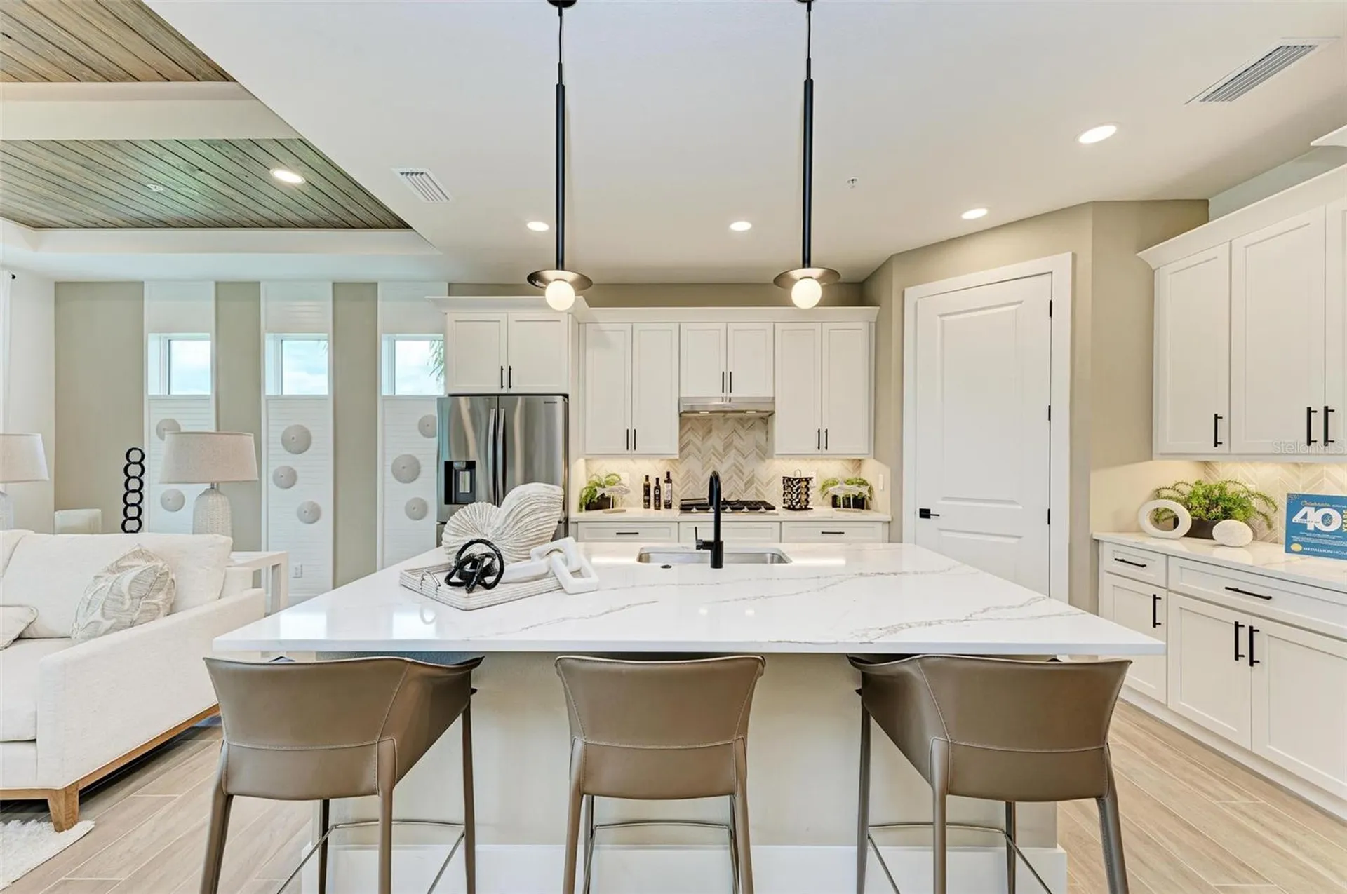 10016 Rembrandt Way Bradenton FL 34212