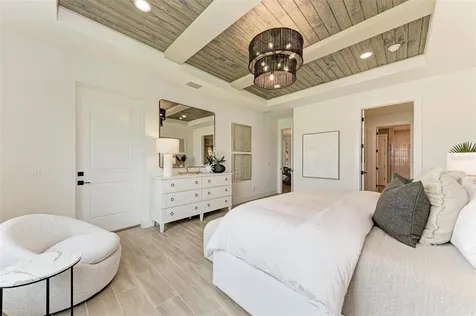 10016 Rembrandt Way Bradenton FL 34212