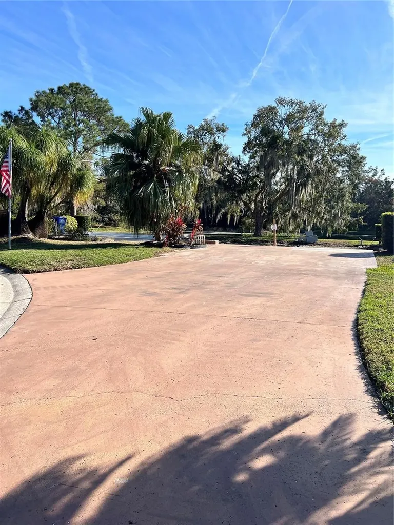 722 Landry Lane Tavares FL 32778