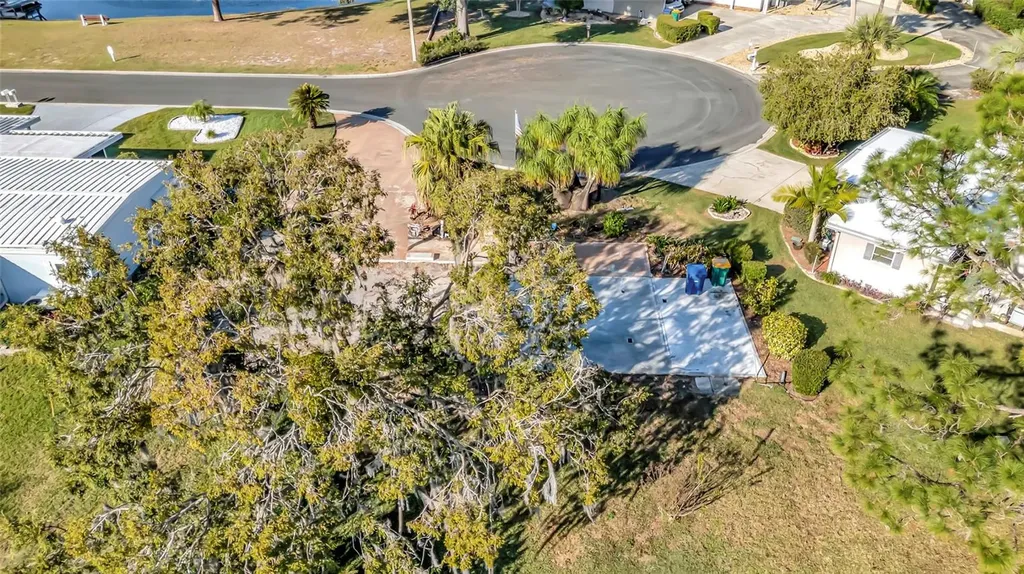 722 Landry Lane Tavares FL 32778
