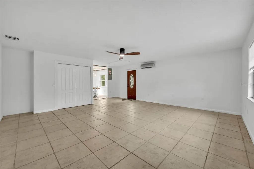 1240 W Voorhis Avenue Deland FL 32720