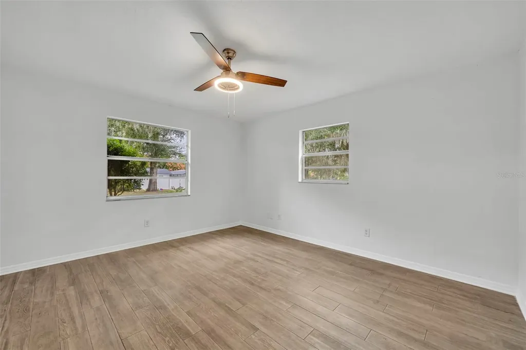 1240 W Voorhis Avenue Deland FL 32720