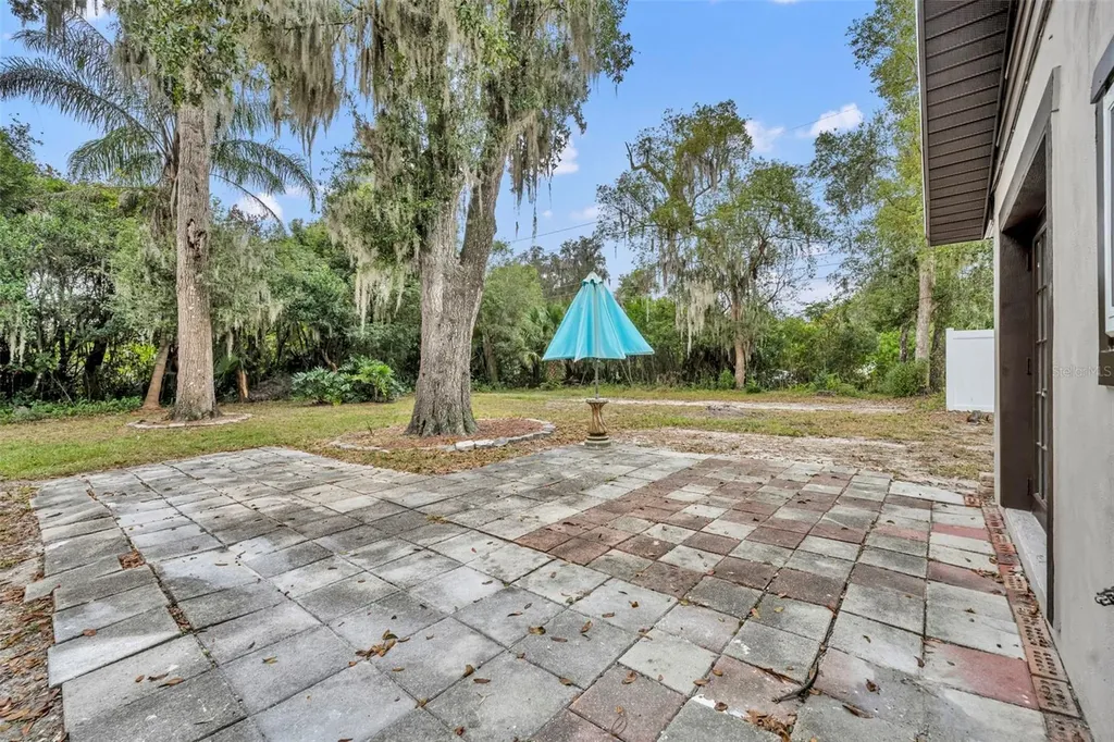 1240 W Voorhis Avenue Deland FL 32720