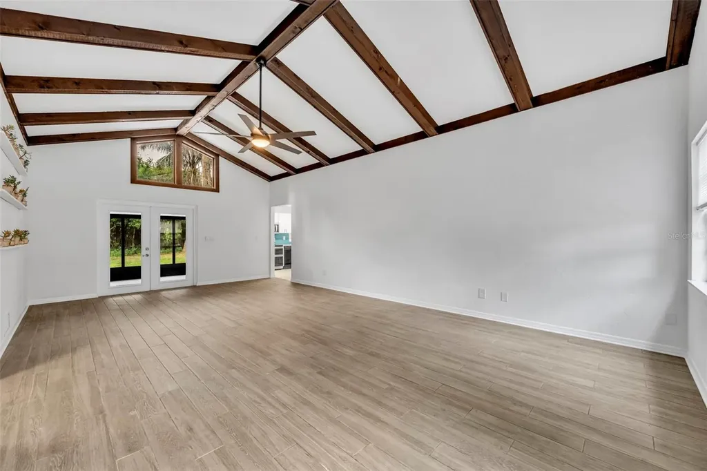 1240 W Voorhis Avenue Deland FL 32720