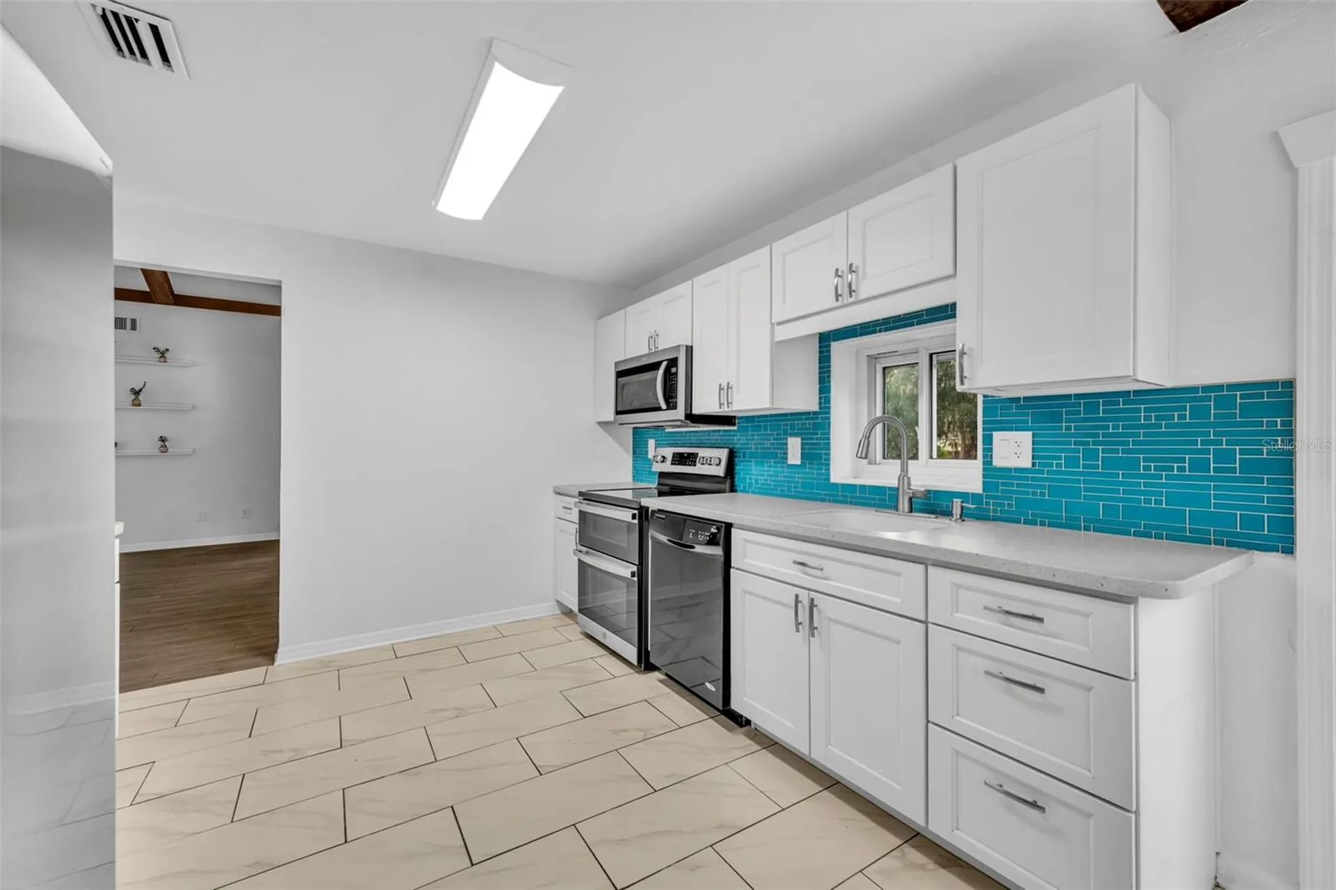 1240 W Voorhis Avenue Deland FL 32720