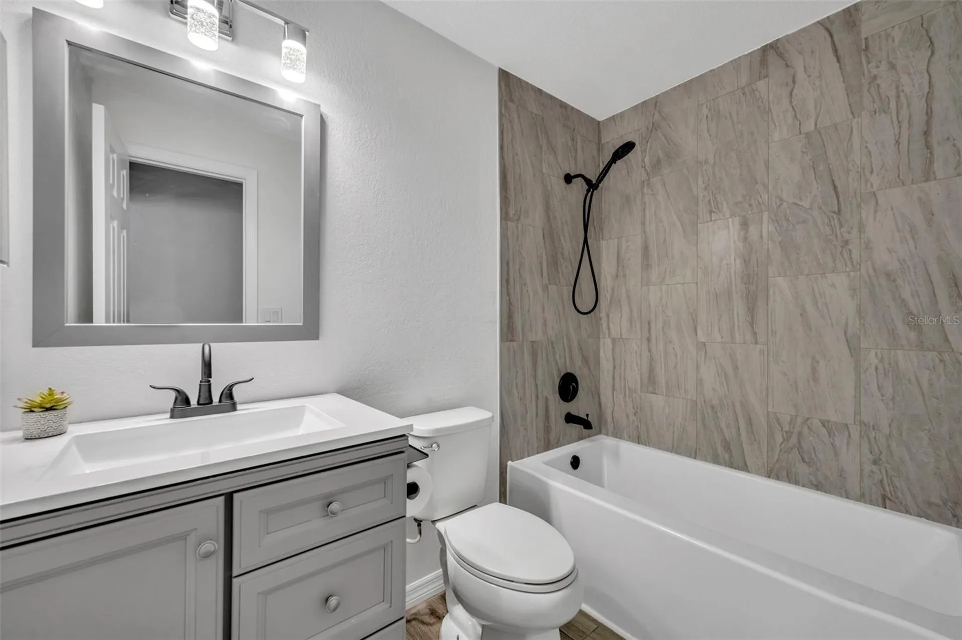 1240 W Voorhis Avenue Deland FL 32720