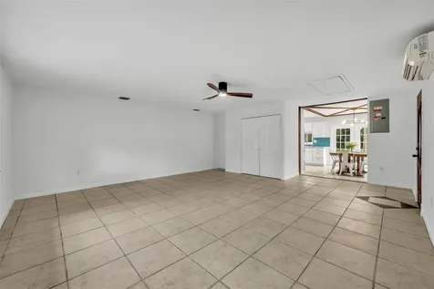 1240 W Voorhis Avenue Deland FL 32720