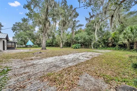1240 W Voorhis Avenue Deland FL 32720