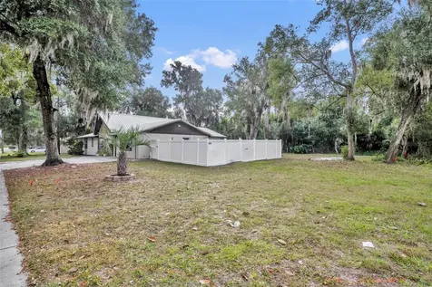 1240 W Voorhis Avenue Deland FL 32720