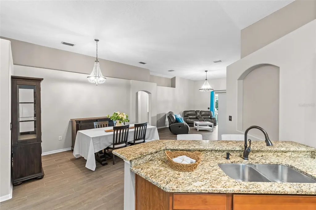 6006 Chellas Court Lutz FL 33558