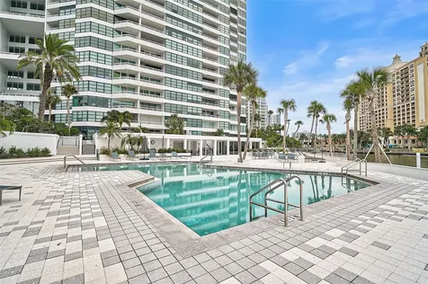 988 Boulevard Of The Arts Sarasota FL 34236