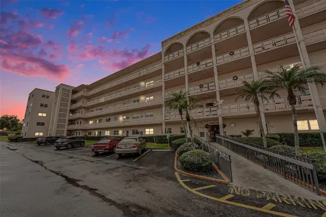 5623 80th Street N St Petersburg FL 33709