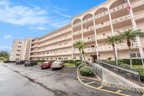 5623 80th Street N St Petersburg FL 33709