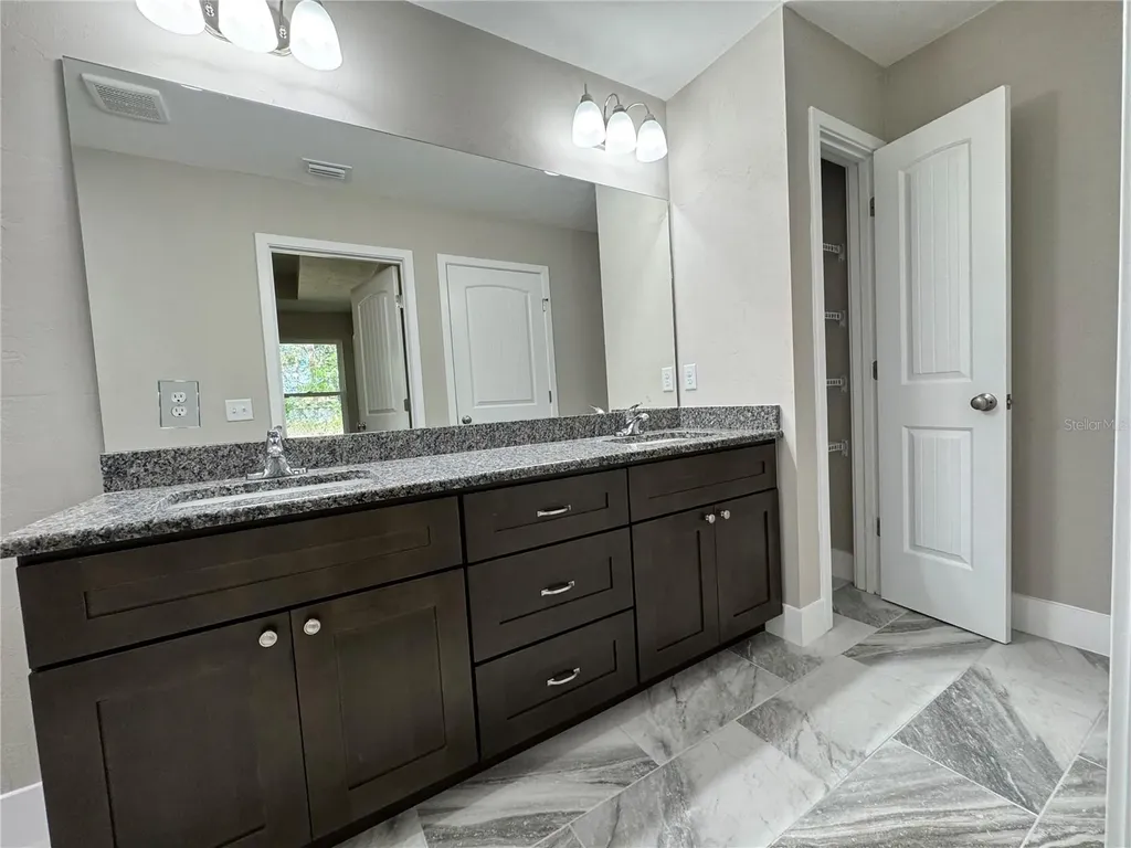 8523 SE 70th Avenue Trenton FL 32693
