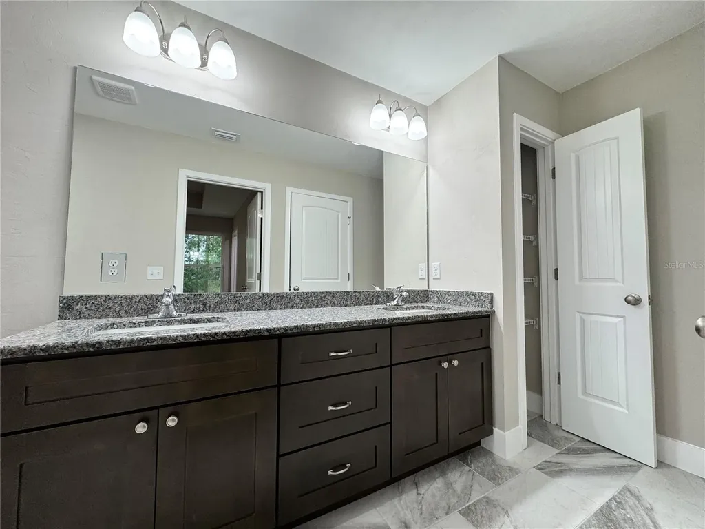 8523 SE 70th Avenue Trenton FL 32693