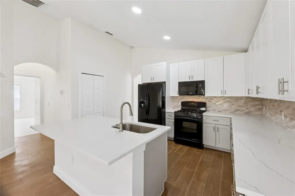 221 Garberia Drive Davenport FL 33837