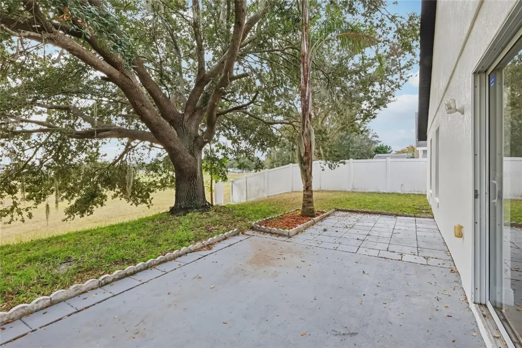221 Garberia Drive Davenport FL 33837
